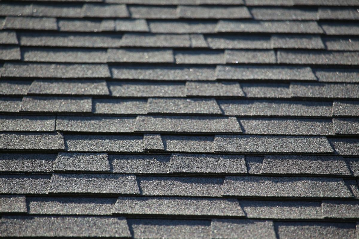 Close-up of an architectural shingle roof